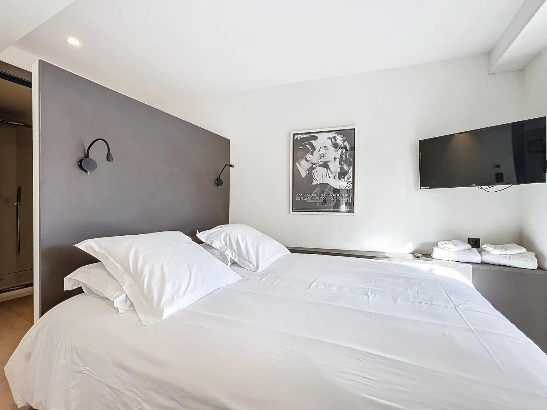 3P Between Croisette Beaches And Antibes Street Cannes Buitenkant foto